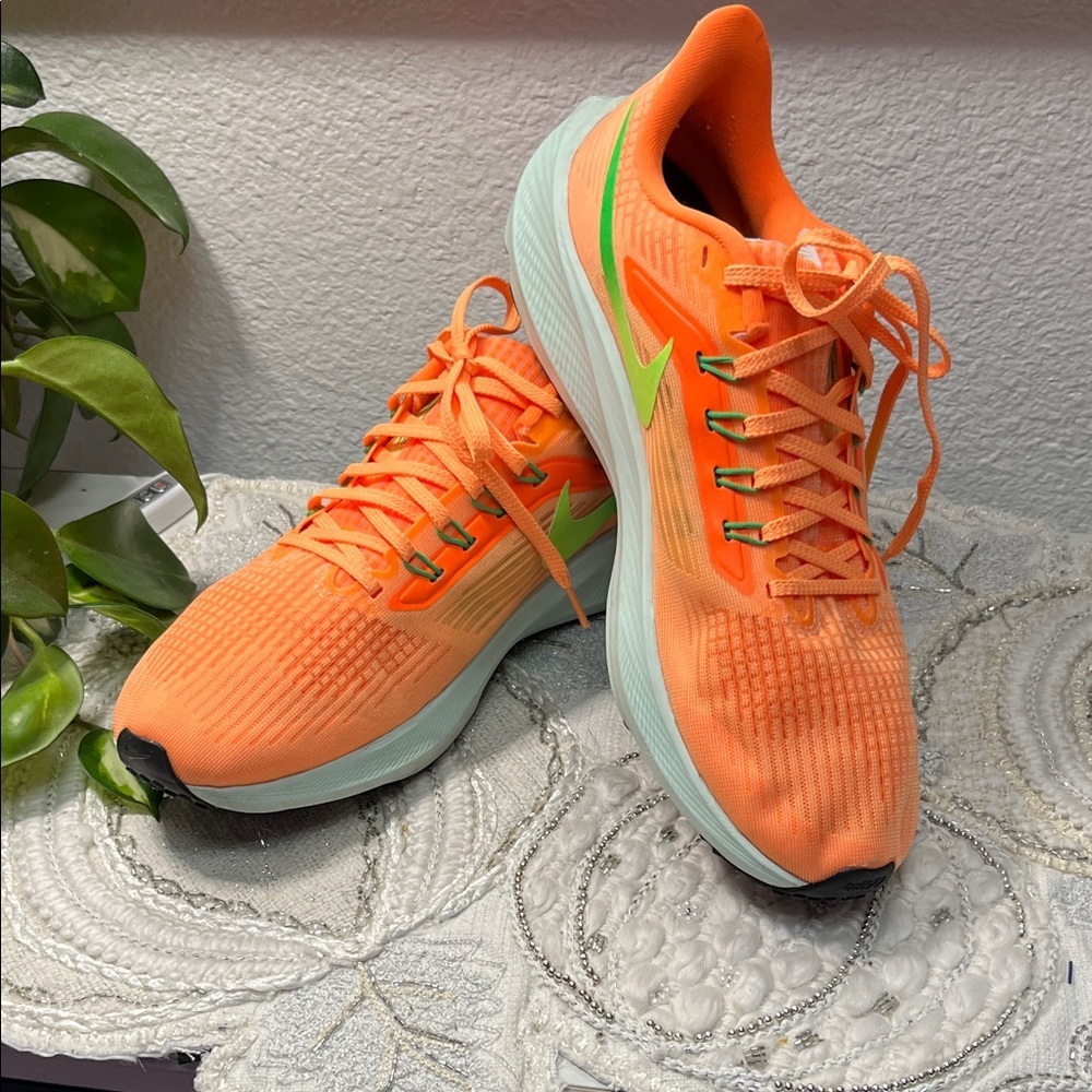 EUC NIKE Orange Air Zoom Pegasus 39 - Picture 3 of 14